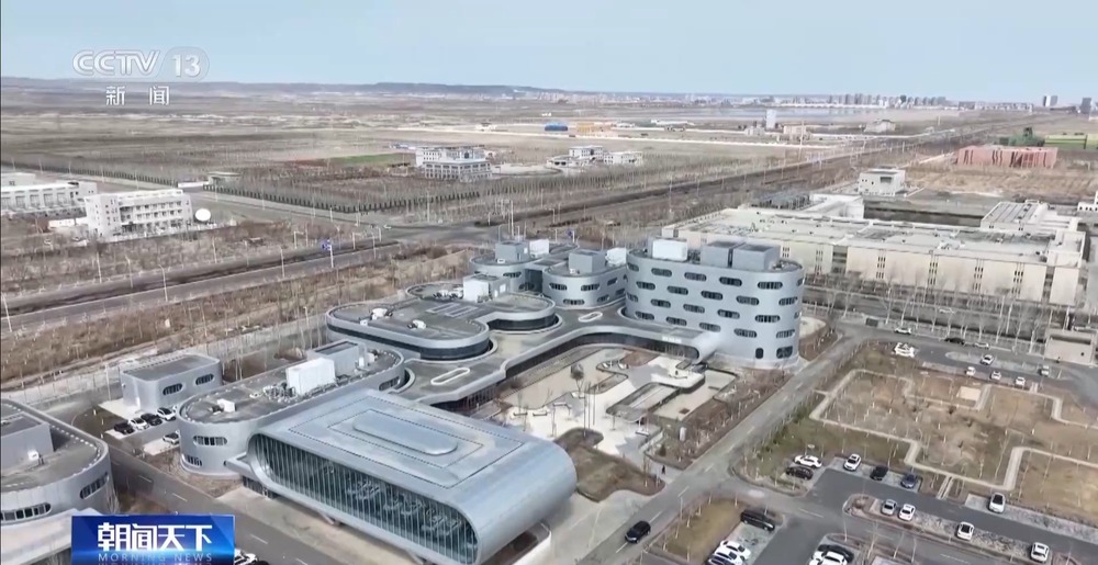 一线调研丨数据传输比眨眼还快 昔日“戈壁油城”蜕变“算力新城”(图12)