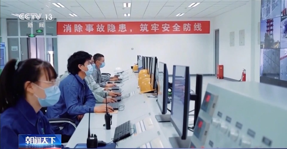 一线调研丨数据传输比眨眼还快 昔日“戈壁油城”蜕变“算力新城”(图15)